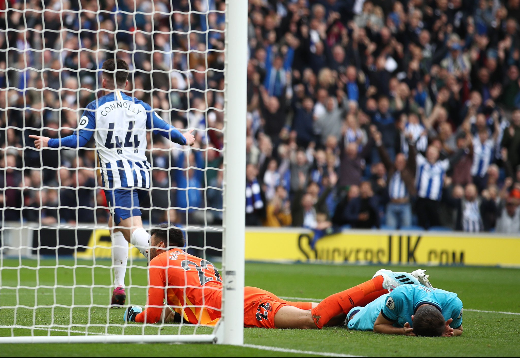 需要通过引 需要通过引