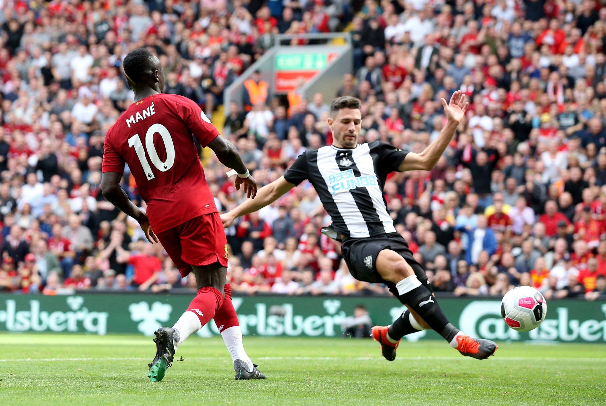 足球中反逼 足球中反逼